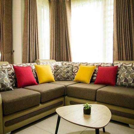 Luxury 2 Bedroom Apartment With Pool - Close To Flic-En-Flac Beach Exterior photo