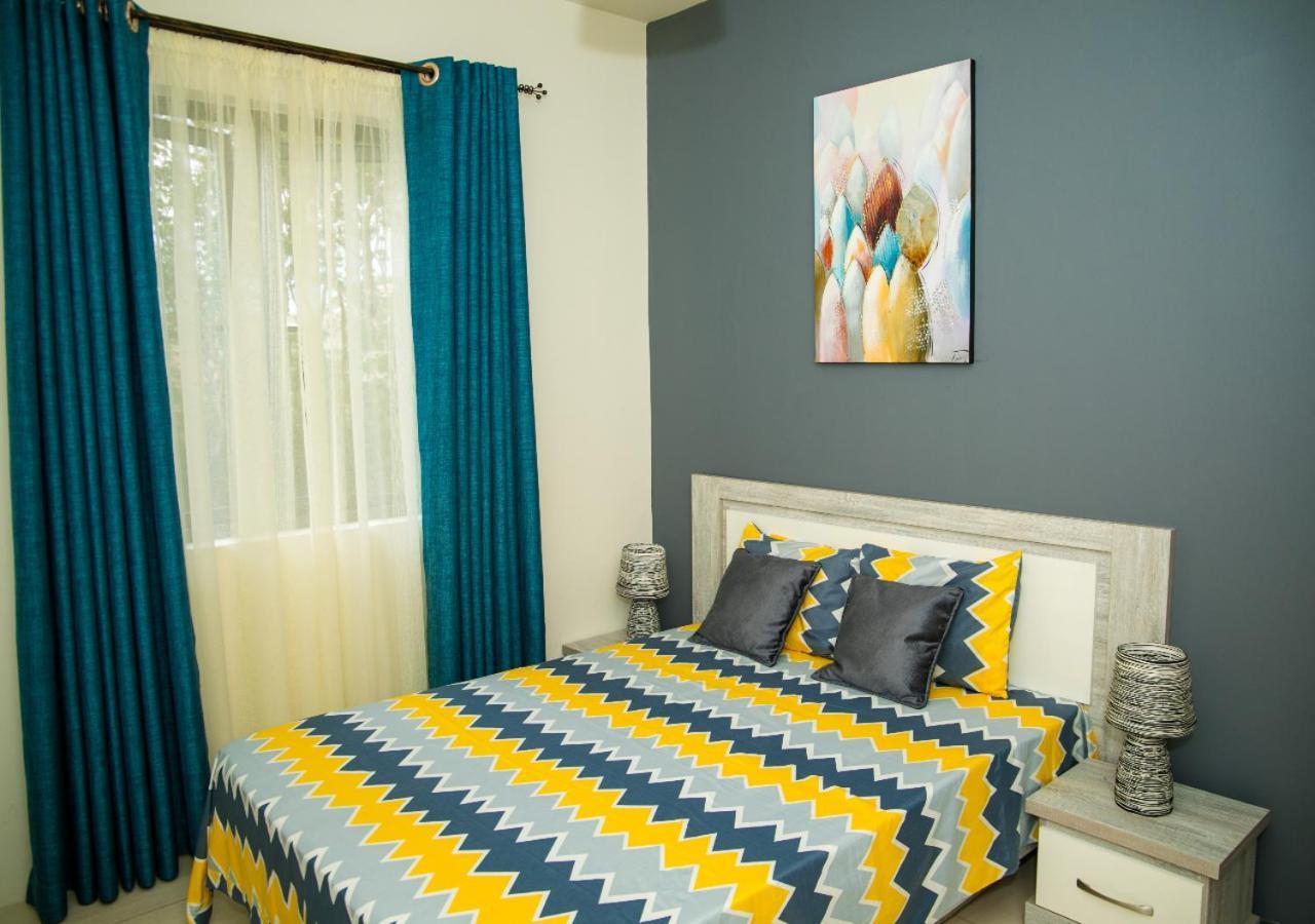 Luxury 2 Bedroom Apartment With Pool - Close To Flic-En-Flac Beach Exterior photo